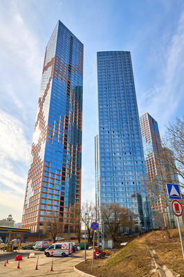 Продам многокомнатную квартиру, Озёрная ул, 1к2, Москва г