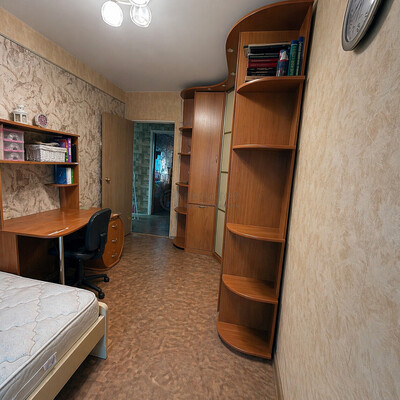 Продам трехкомнатную (3-комн.) квартиру, Краснодонская ул, 34, Москва г