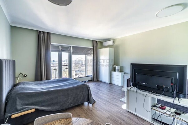 Продам однокомнатную (1-комн.) квартиру, 1-я Машиностроения ул, 10, Москва г