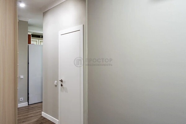 Продам однокомнатную (1-комн.) квартиру, 1-я Машиностроения ул, 10, Москва г