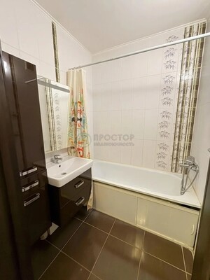 Продам однокомнатную (1-комн.) квартиру, Большая Очаковская ул, 1, Москва г