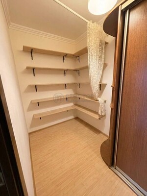 Продам однокомнатную (1-комн.) квартиру, Большая Очаковская ул, 1, Москва г