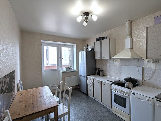 Продам двухкомнатную (2-комн.) квартиру, Объездная дорога ул, 2, Сосновый Бор п