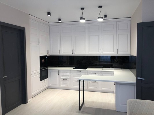 Продам трехкомнатную (3-комн.) квартиру, Мира ул, 127кА, Ханты-Мансийск г