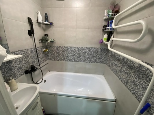 Продам двухкомнатную (2-комн.) квартиру, Советской Армии ул, 214, Армавир г