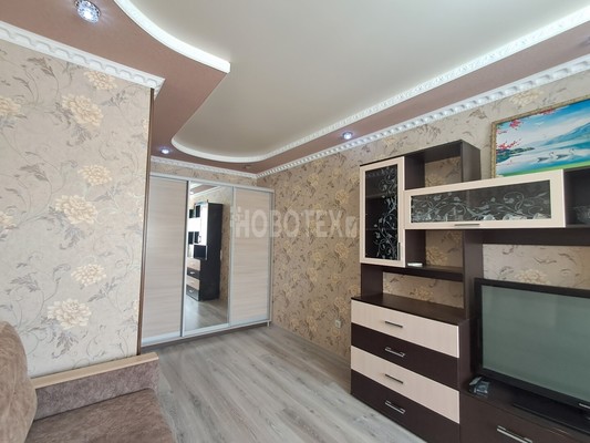 Продам однокомнатную (1-комн.) квартиру, Объездная ул, 18Ак8, Горячий Ключ г