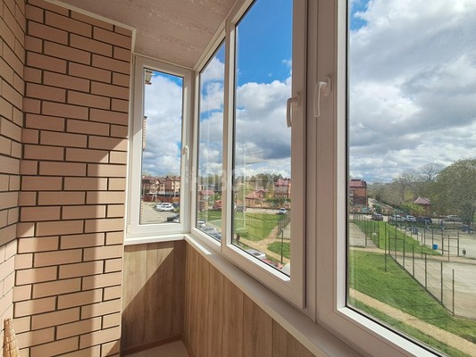 Продам однокомнатную (1-комн.) квартиру, Объездная ул, 18Ак8, Горячий Ключ г