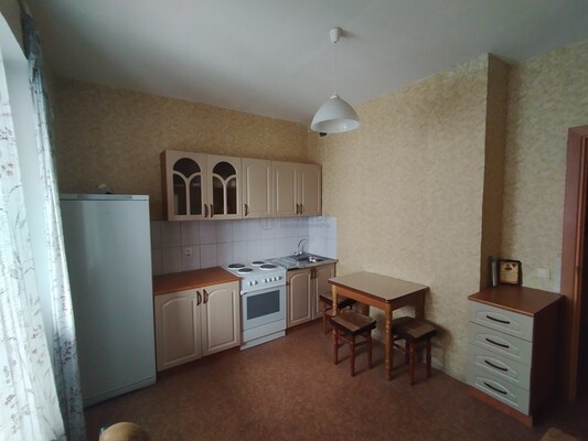 Продам однокомнатную (1-комн.) квартиру, Брусилова ул, 37к1, Москва г