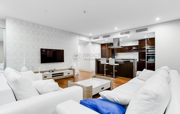 Продам двухкомнатную (2-комн.) квартиру, 1-й Красногвардейский проезд, 21с2, Москва г