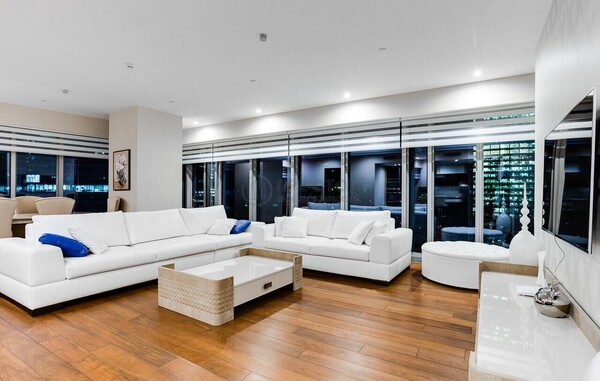 Продам двухкомнатную (2-комн.) квартиру, 1-й Красногвардейский проезд, 21с2, Москва г