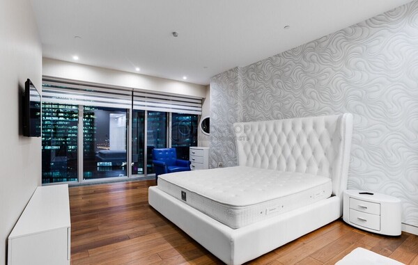 Продам двухкомнатную (2-комн.) квартиру, 1-й Красногвардейский проезд, 21с2, Москва г