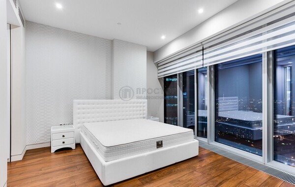 Продам двухкомнатную (2-комн.) квартиру, 1-й Красногвардейский проезд, 21с2, Москва г