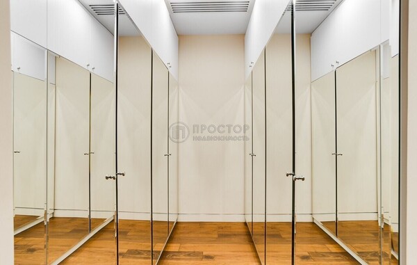 Продам двухкомнатную (2-комн.) квартиру, 1-й Красногвардейский проезд, 21с2, Москва г