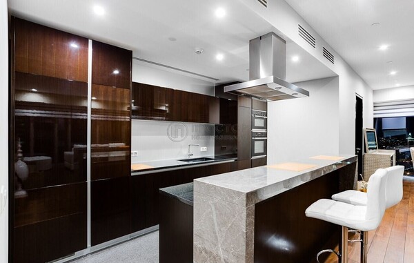 Продам двухкомнатную (2-комн.) квартиру, 1-й Красногвардейский проезд, 21с2, Москва г