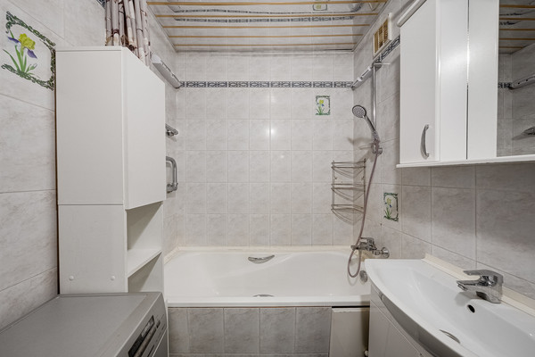 Продам многокомнатную квартиру, Гарибальди ул, 10к6, Москва г