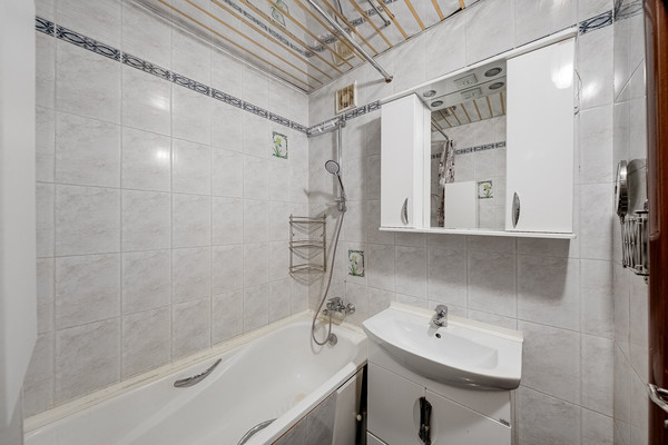 Продам многокомнатную квартиру, Гарибальди ул, 10к6, Москва г