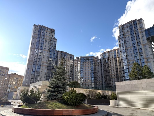 Продам трехкомнатную (3-комн.) квартиру, Чистопольская ул, 86/10, Казань г