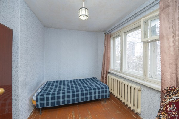 Продам трехкомнатную (3-комн.) квартиру, Голева ул, 3, Пермь г