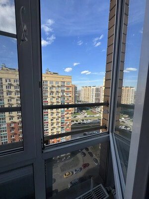 Продам трехкомнатную (3-комн.) квартиру, Молодежный (Пригород Лесное мкр.) б-р, 10, Мисайлово д