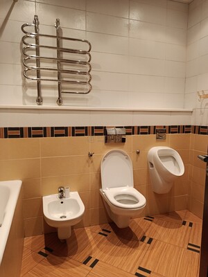 Продам многокомнатную квартиру, Беловежская ул, 17к2, Москва г