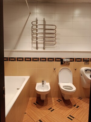 Продам многокомнатную квартиру, Беловежская ул, 17к2, Москва г