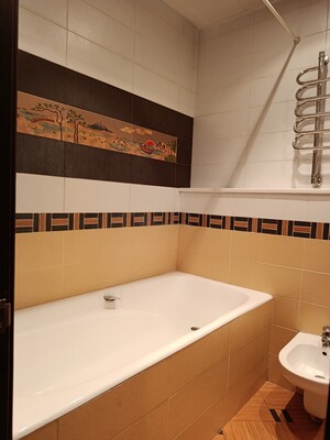 Продам многокомнатную квартиру, Беловежская ул, 17к2, Москва г