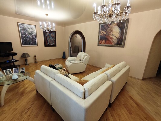 Продам трехкомнатную (3-комн.) квартиру, Южнобутовская ул, 69, Москва г