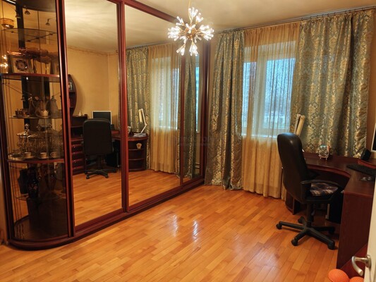 Продам трехкомнатную (3-комн.) квартиру, Южнобутовская ул, 69, Москва г