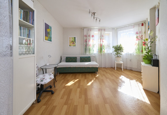 Продам однокомнатную (1-комн.) квартиру, Фёдора Абрамова ул, 15А, Парголово п