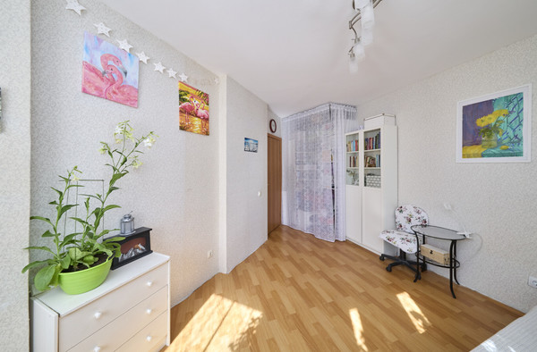 Продам однокомнатную (1-комн.) квартиру, Фёдора Абрамова ул, 15А, Парголово п