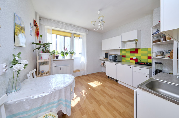 Продам однокомнатную (1-комн.) квартиру, Фёдора Абрамова ул, 15А, Парголово п