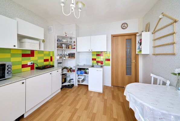 Продам однокомнатную (1-комн.) квартиру, Фёдора Абрамова ул, 15А, Парголово п