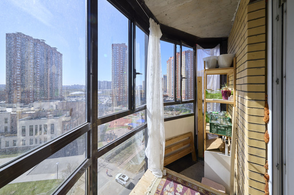 Продам однокомнатную (1-комн.) квартиру, Фёдора Абрамова ул, 15А, Парголово п