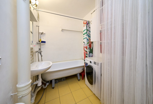 Продам однокомнатную (1-комн.) квартиру, Фёдора Абрамова ул, 15А, Парголово п