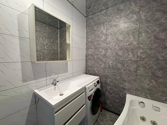 Продам трехкомнатную (3-комн.) квартиру, Ленина пр-кт, 7, Комсомольск-на-Амуре г