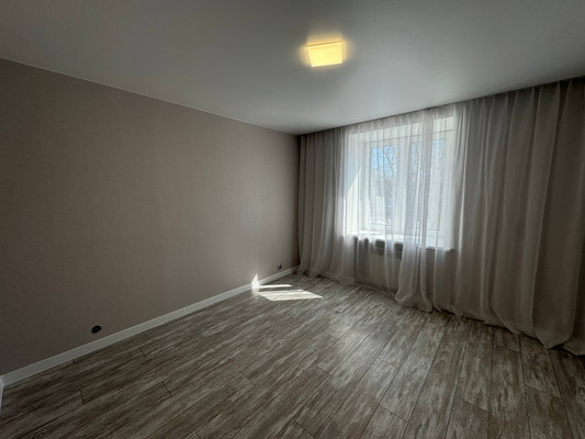 Продам трехкомнатную (3-комн.) квартиру, Ленина пр-кт, 7, Комсомольск-на-Амуре г
