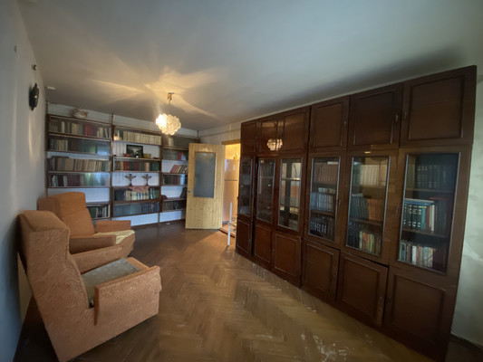 Продам трехкомнатную (3-комн.) квартиру, Меньшикова ул, 81, Тихорецк г