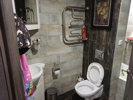 Продам трехкомнатную (3-комн.) квартиру, Новолучанская ул, 14, Великий Новгород г