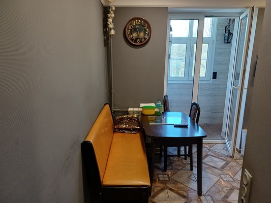 Продам трехкомнатную (3-комн.) квартиру, Новолучанская ул, 14, Великий Новгород г