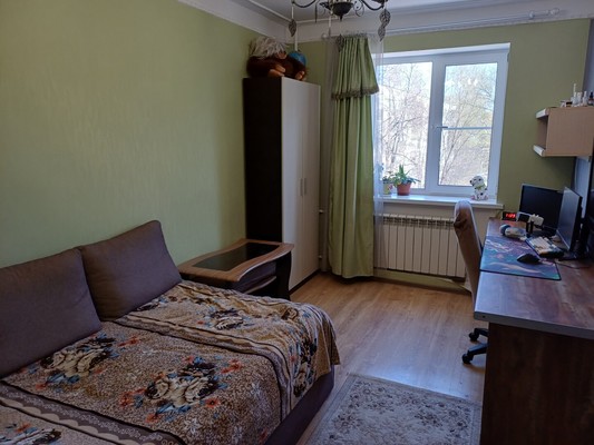 Продам трехкомнатную (3-комн.) квартиру, Новолучанская ул, 14, Великий Новгород г