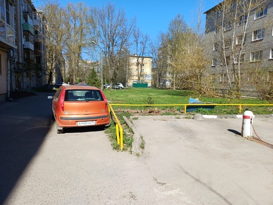 Продам трехкомнатную (3-комн.) квартиру, Новолучанская ул, 14, Великий Новгород г