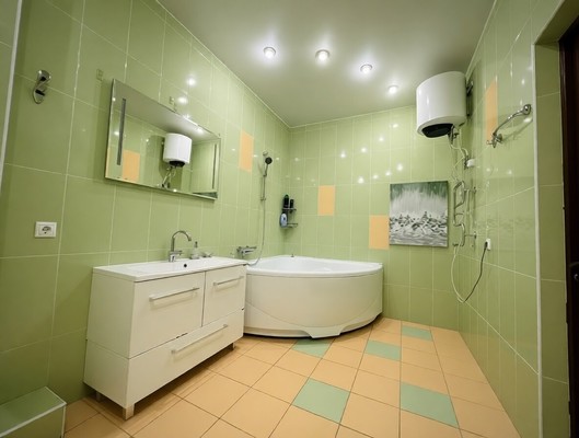 Продам трехкомнатную (3-комн.) квартиру, им. Дзержинского ул, 8/2, Краснодар г