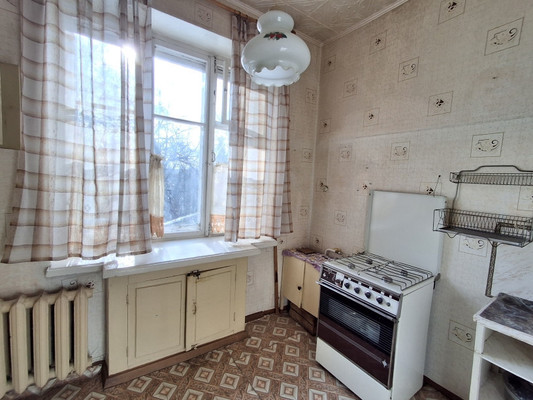 Продам двухкомнатную (2-комн.) квартиру, Макеева пр-кт, 4, Миасс г