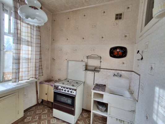 Продам двухкомнатную (2-комн.) квартиру, Макеева пр-кт, 4, Миасс г