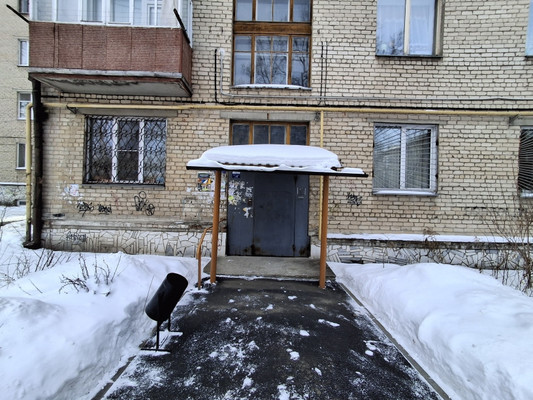 Продам двухкомнатную (2-комн.) квартиру, Макеева пр-кт, 4, Миасс г