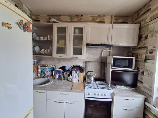 Продам двухкомнатную (2-комн.) квартиру, Романенко ул, 32, Миасс г
