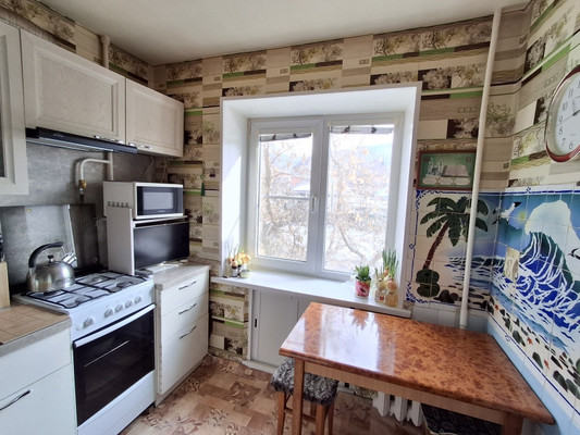 Продам двухкомнатную (2-комн.) квартиру, Романенко ул, 32, Миасс г
