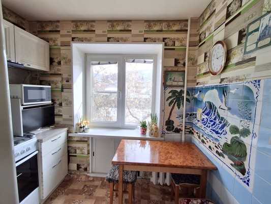 Продам двухкомнатную (2-комн.) квартиру, Романенко ул, 32, Миасс г