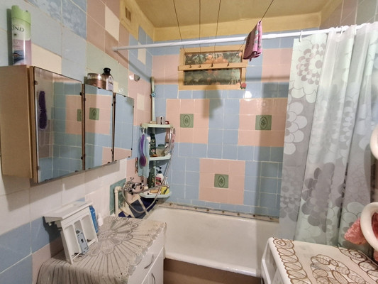 Продам двухкомнатную (2-комн.) квартиру, Романенко ул, 32, Миасс г