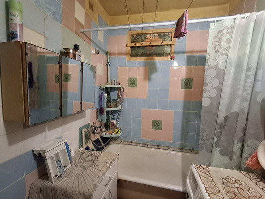 Продам двухкомнатную (2-комн.) квартиру, Романенко ул, 32, Миасс г